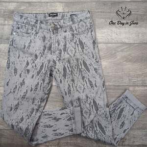 Dear John Gisele High Waisted Skinny Jeans Gray Animal Print Size 27 (4)